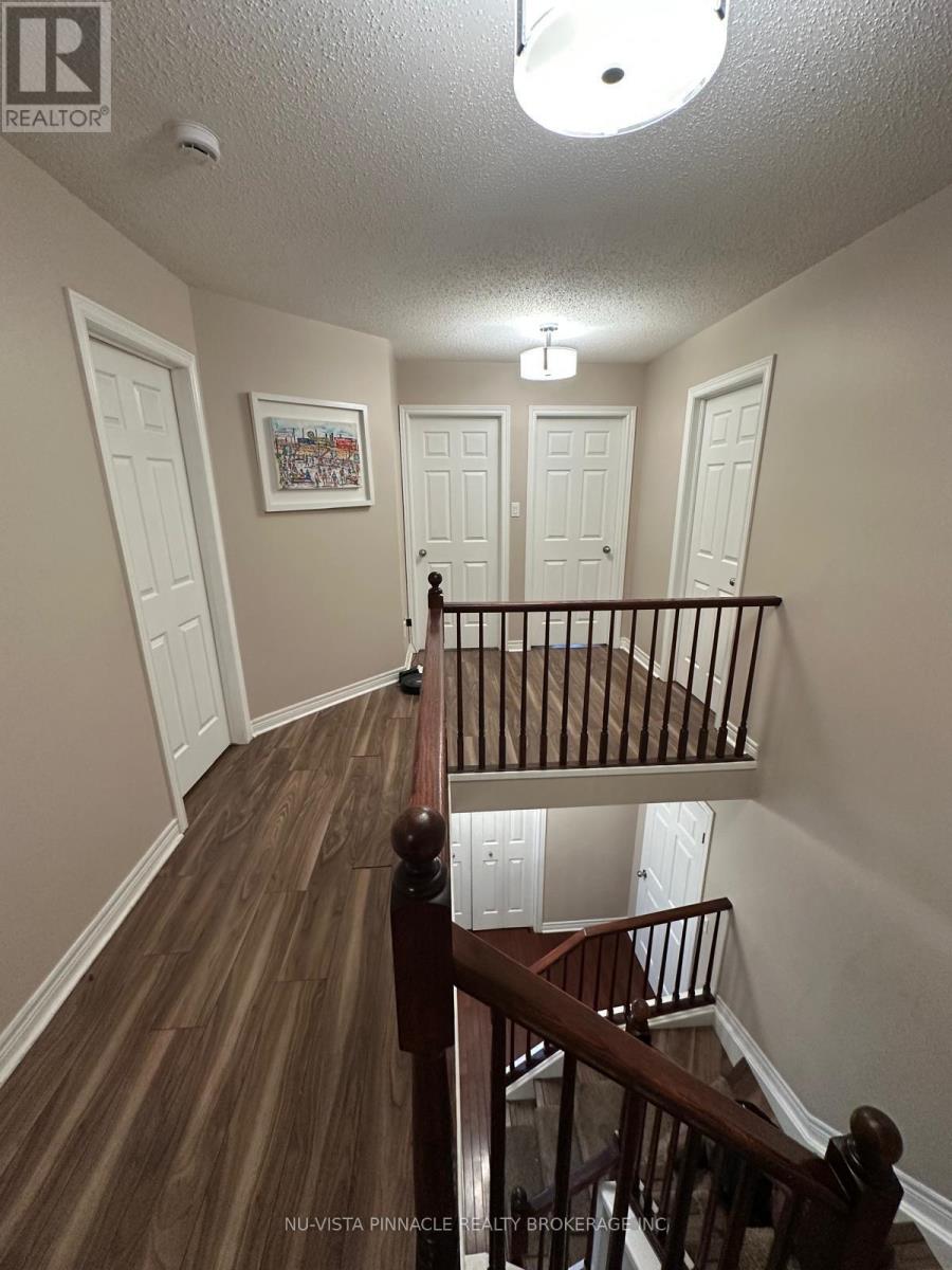 2537 (upper) Meadowgate Boulevard Property Photo 14