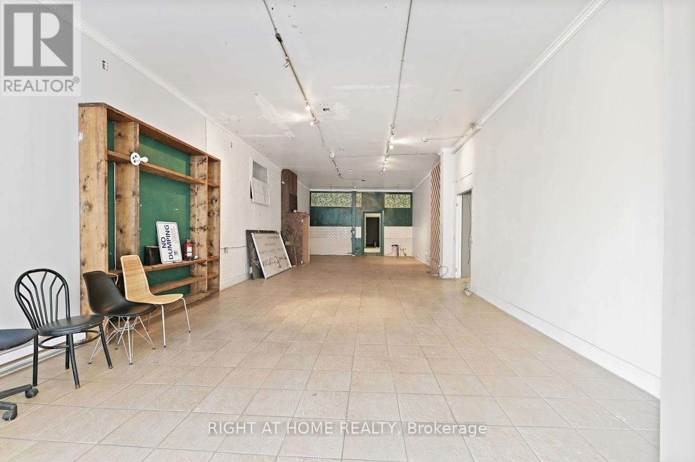 238 King Street E Property Photo 3