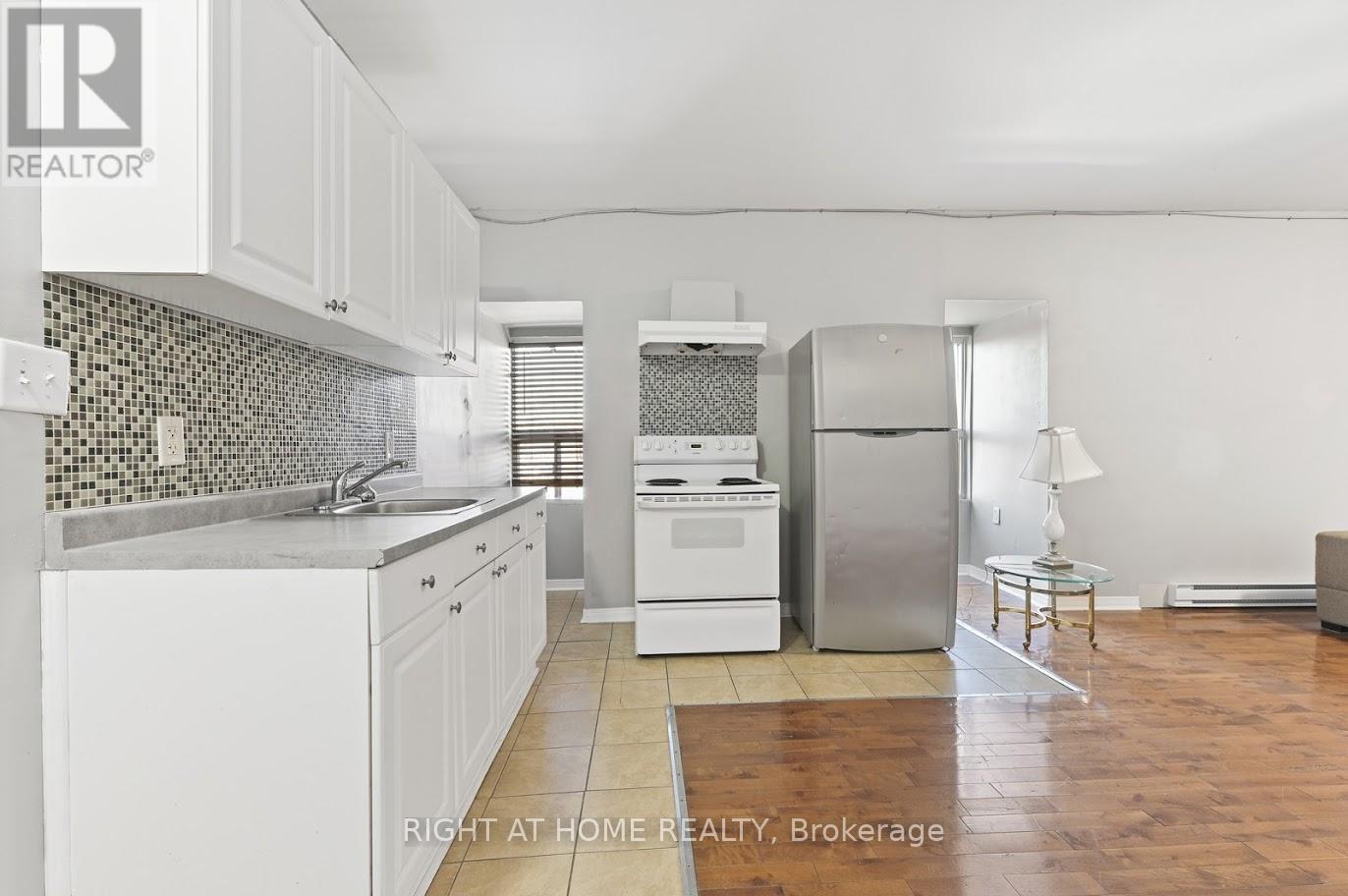 238 King Street E Property Photo 6