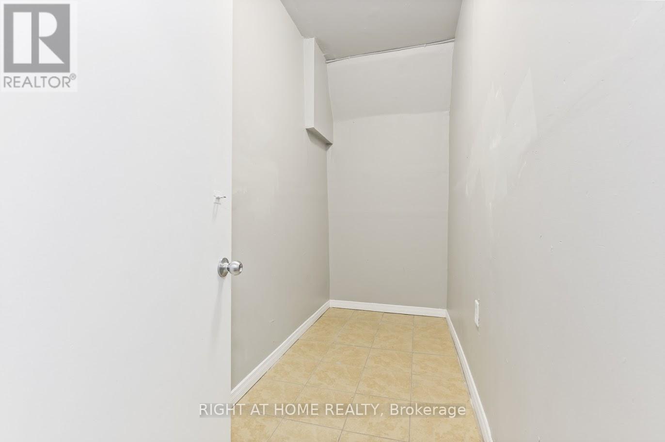 238 King Street E Property Photo 9