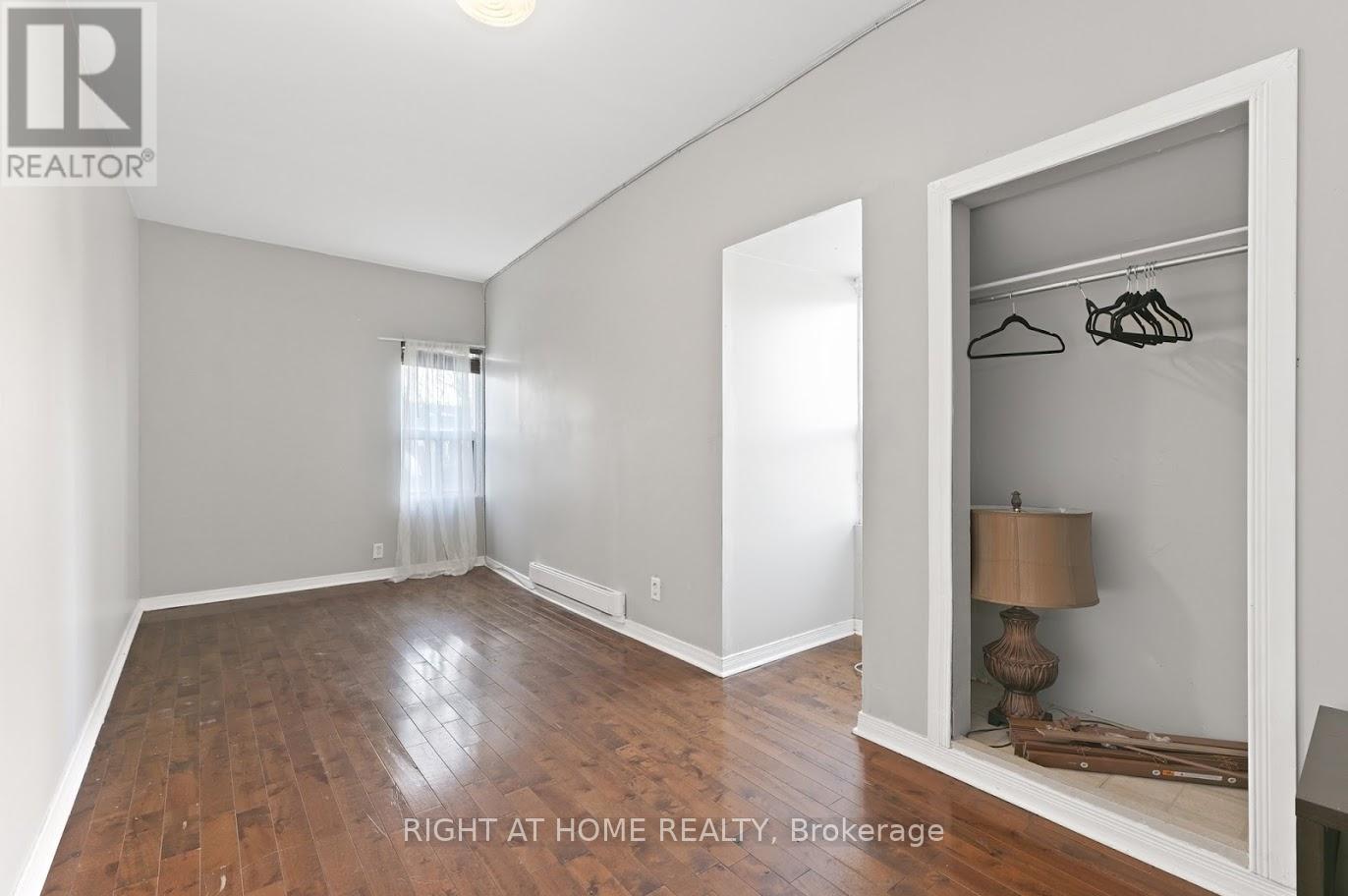 238 King Street E Property Photo 11