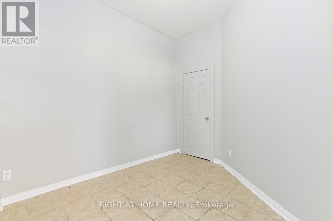 238 King Street E Property Photo 16