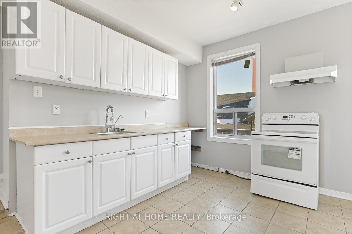 238 King Street E Property Photo 18