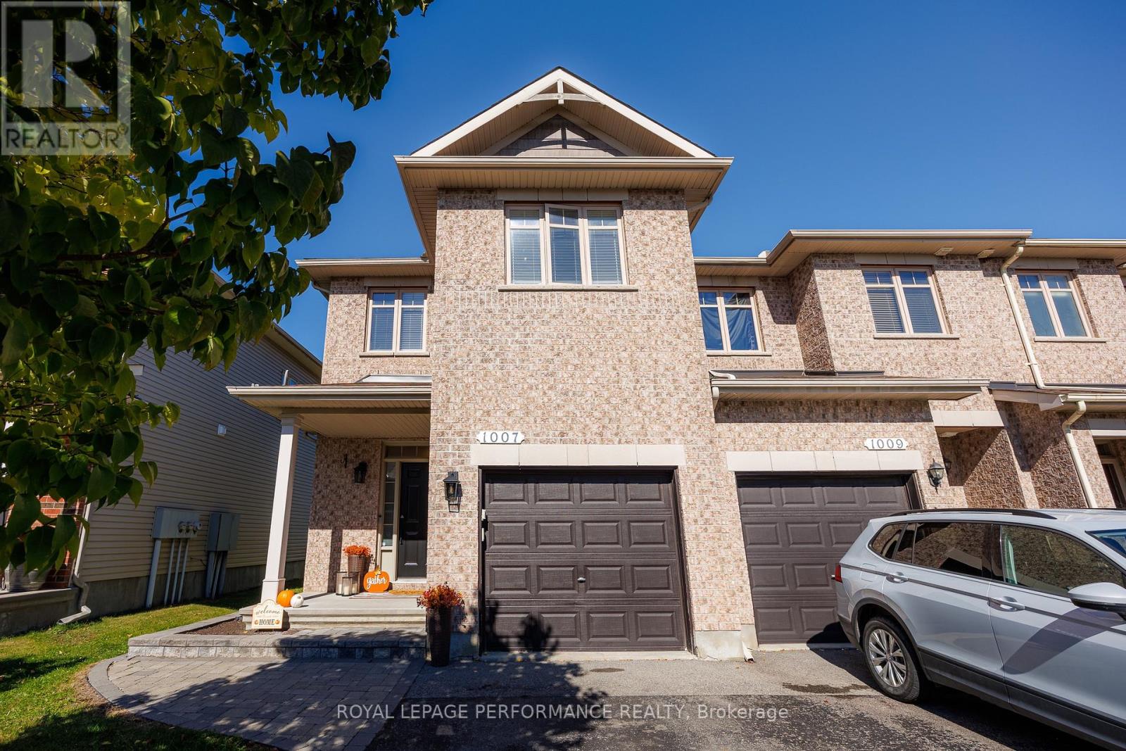 1007 Grapefern Terrace Property Photo 2