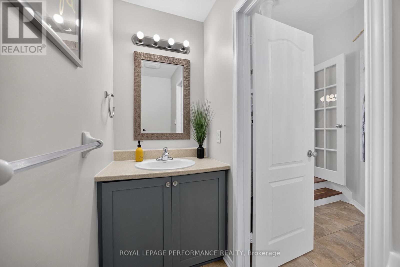 1007 Grapefern Terrace Property Photo 6
