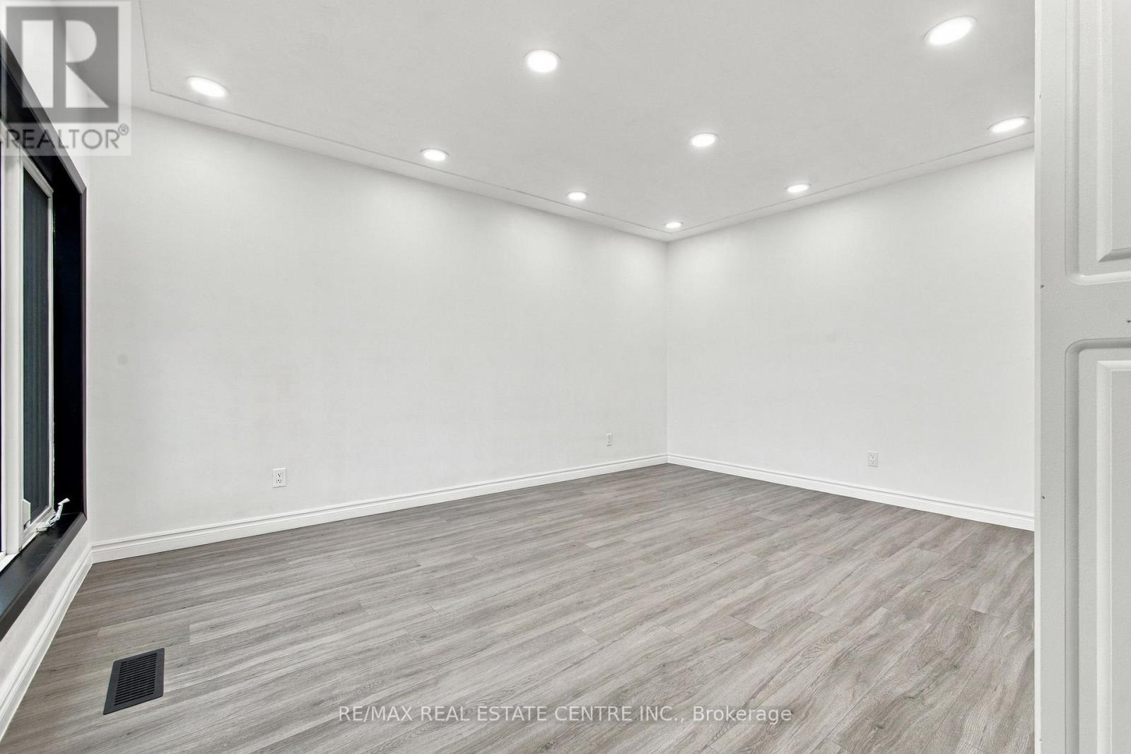 246 Hillcrest Road Property Photo 10