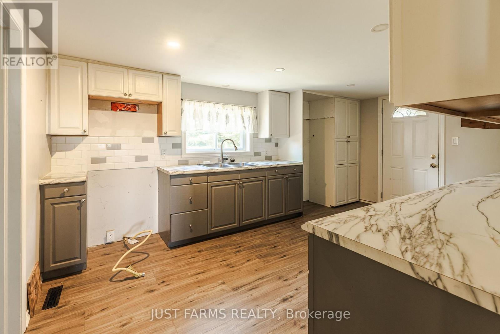 844 Deer Park Road Property Photo 24