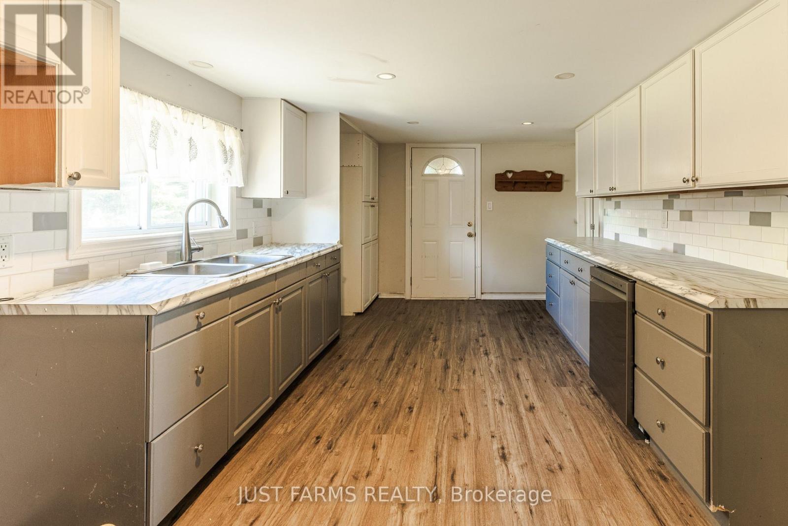 844 Deer Park Road Property Photo 25