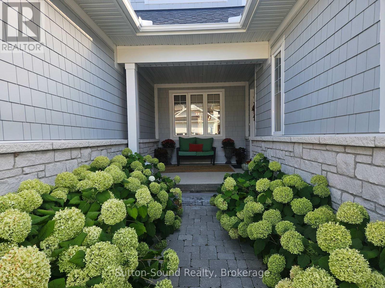 303 Sandpiper Lane Property Photo 2