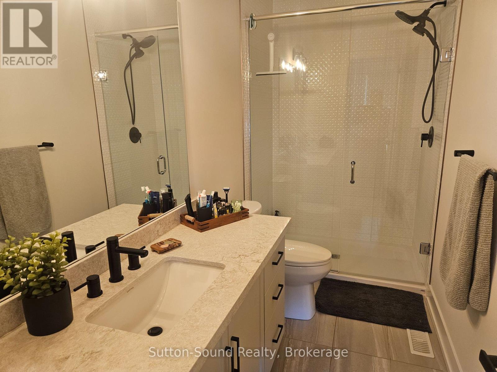 303 Sandpiper Lane Property Photo 14
