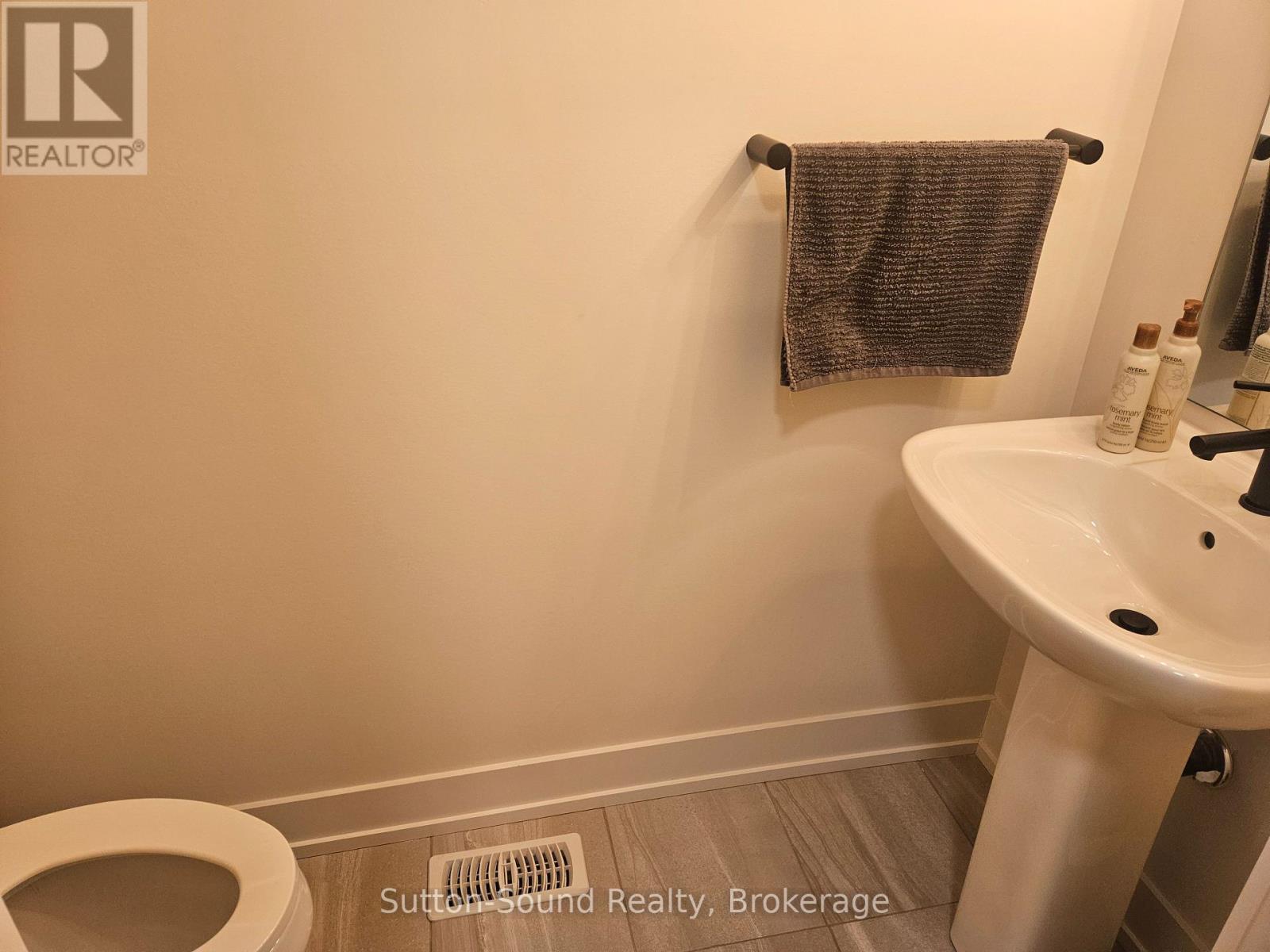 303 Sandpiper Lane Property Photo 24