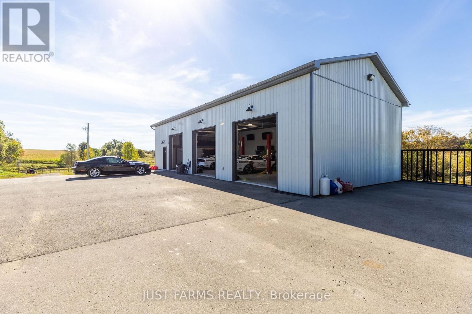 844 Deer Park Road Property Photo 16