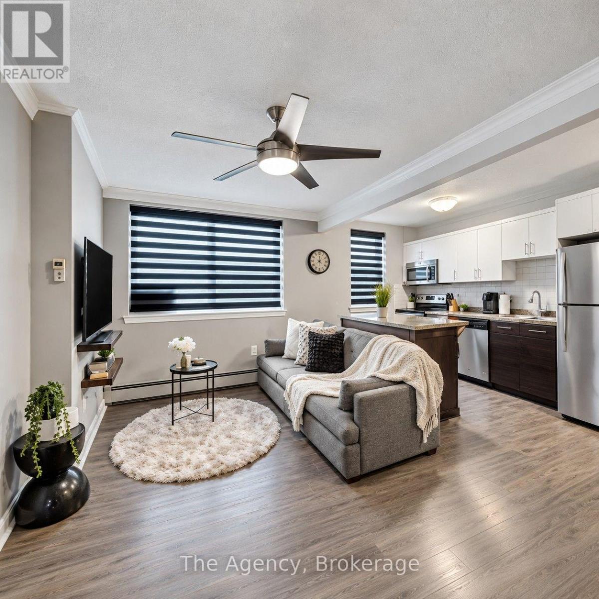 8 - 4538 HURON STREET Property Photo 1
