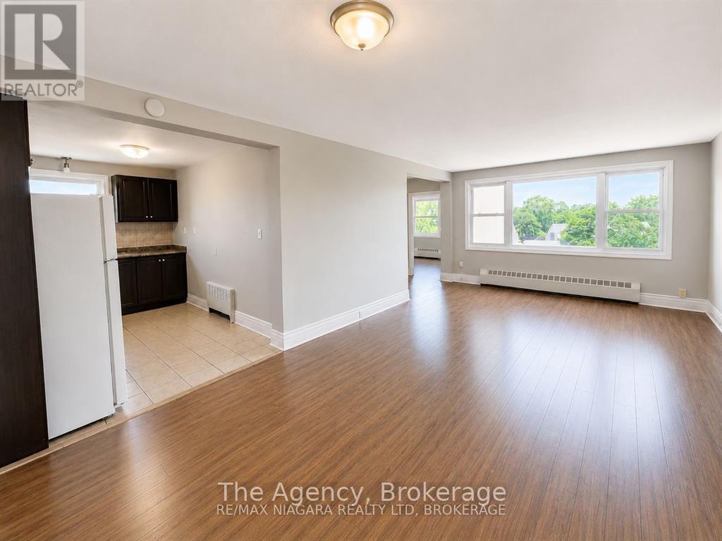 4 - 139 Westchester Crescent Property Photo 2