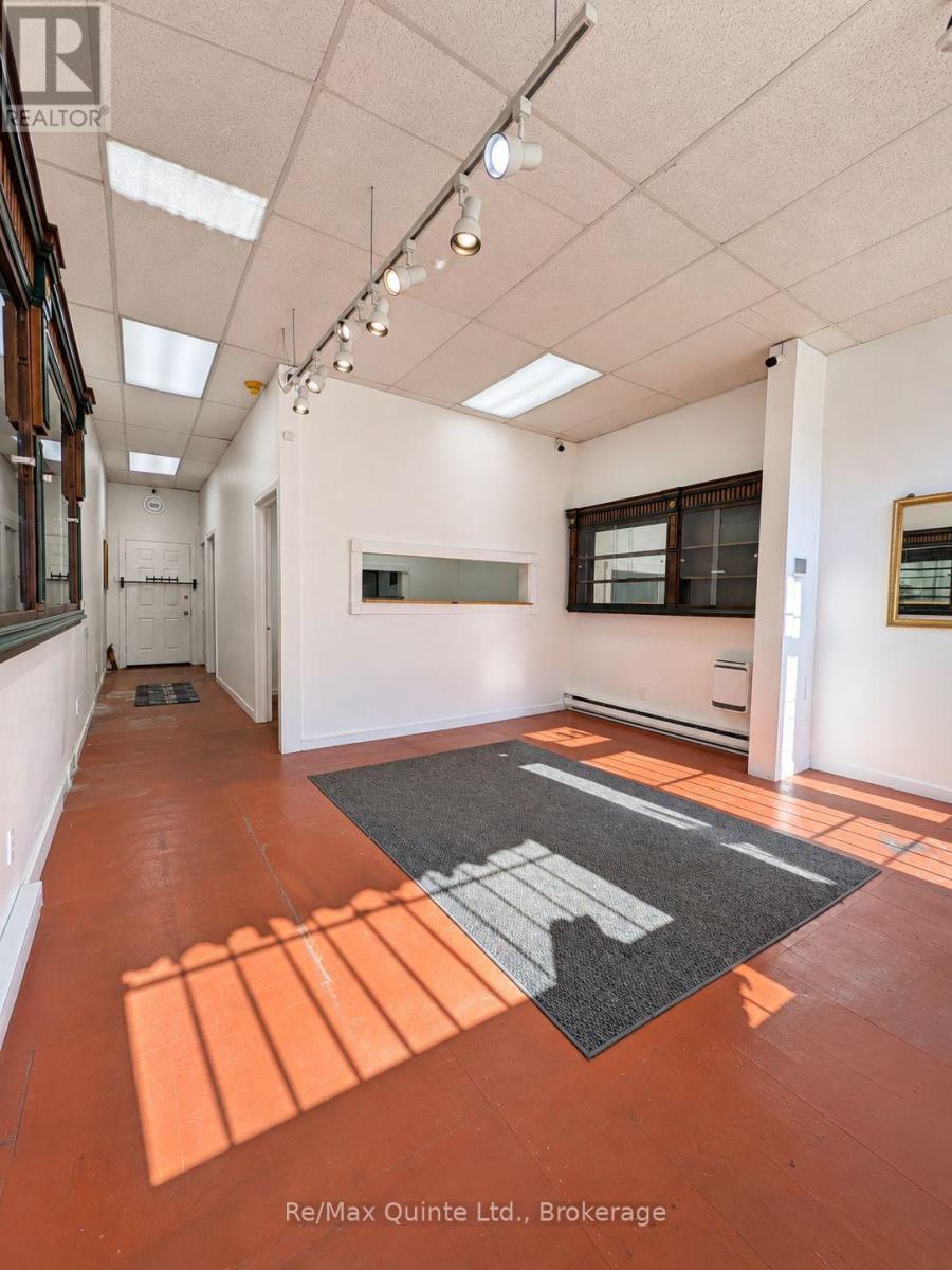54 Bridge Street E Property Photo 4