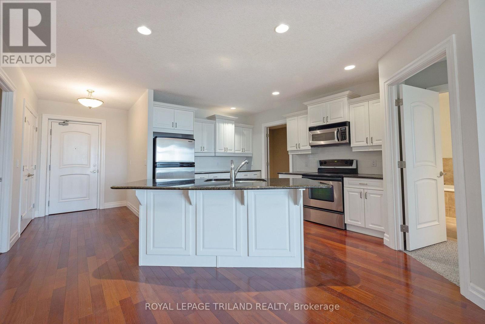 1202 - 250 Pall Mall Street Property Photo 9