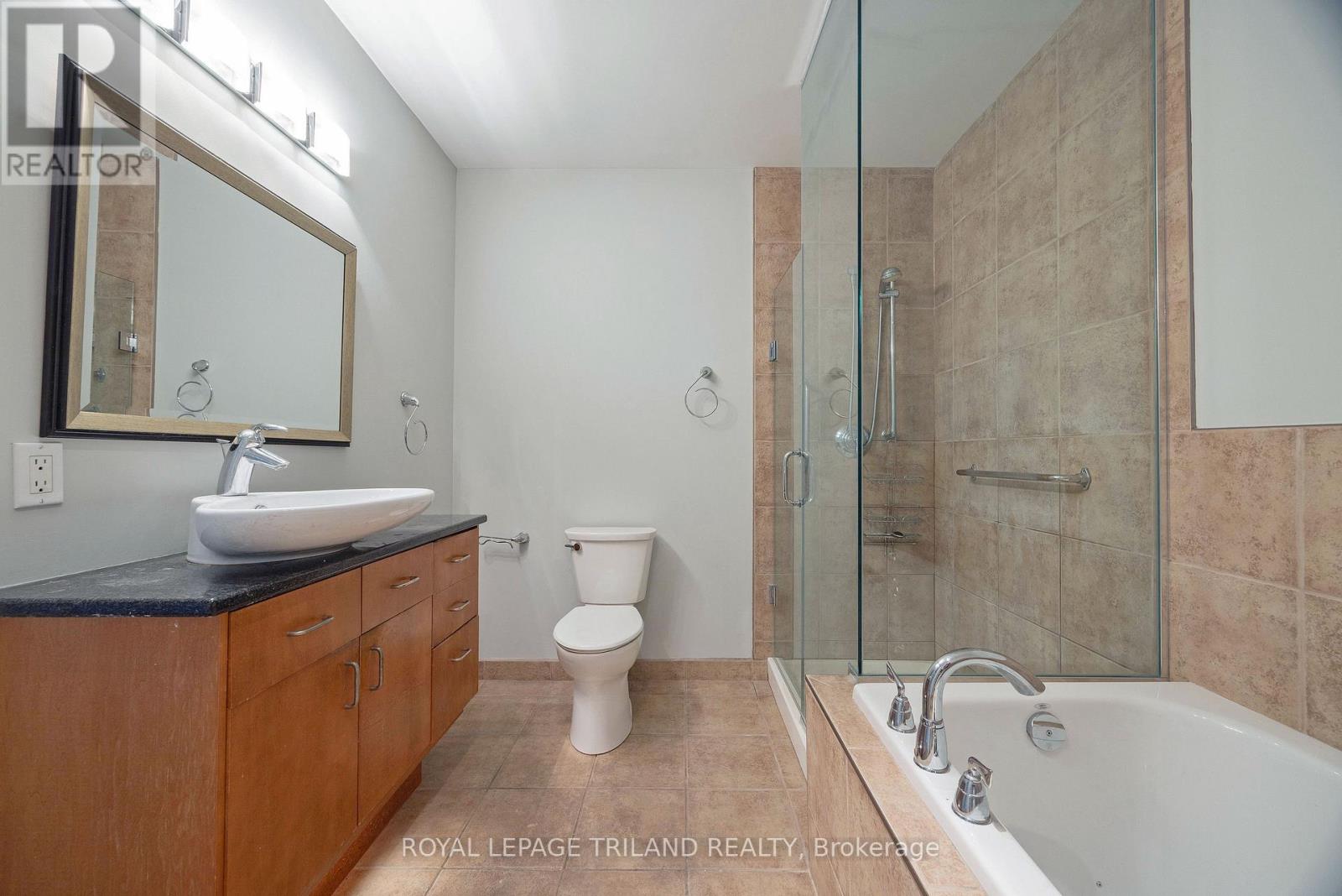 1202 - 250 Pall Mall Street Property Photo 33