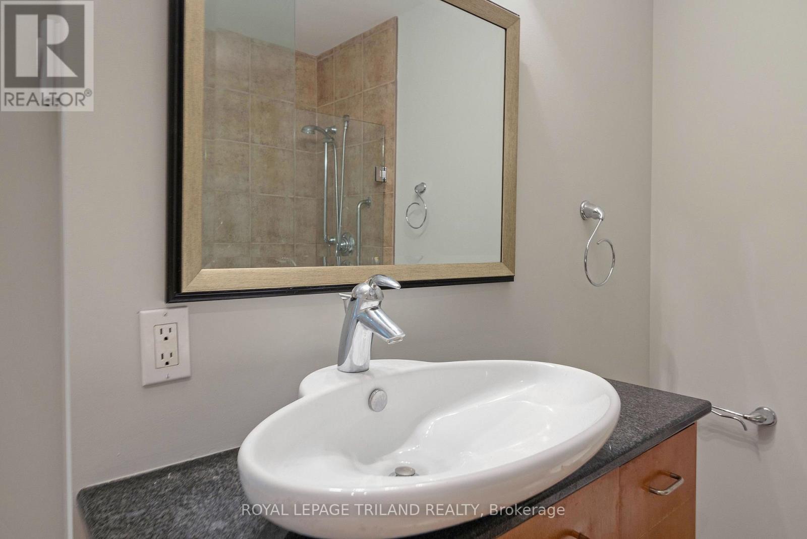 1202 - 250 Pall Mall Street Property Photo 34