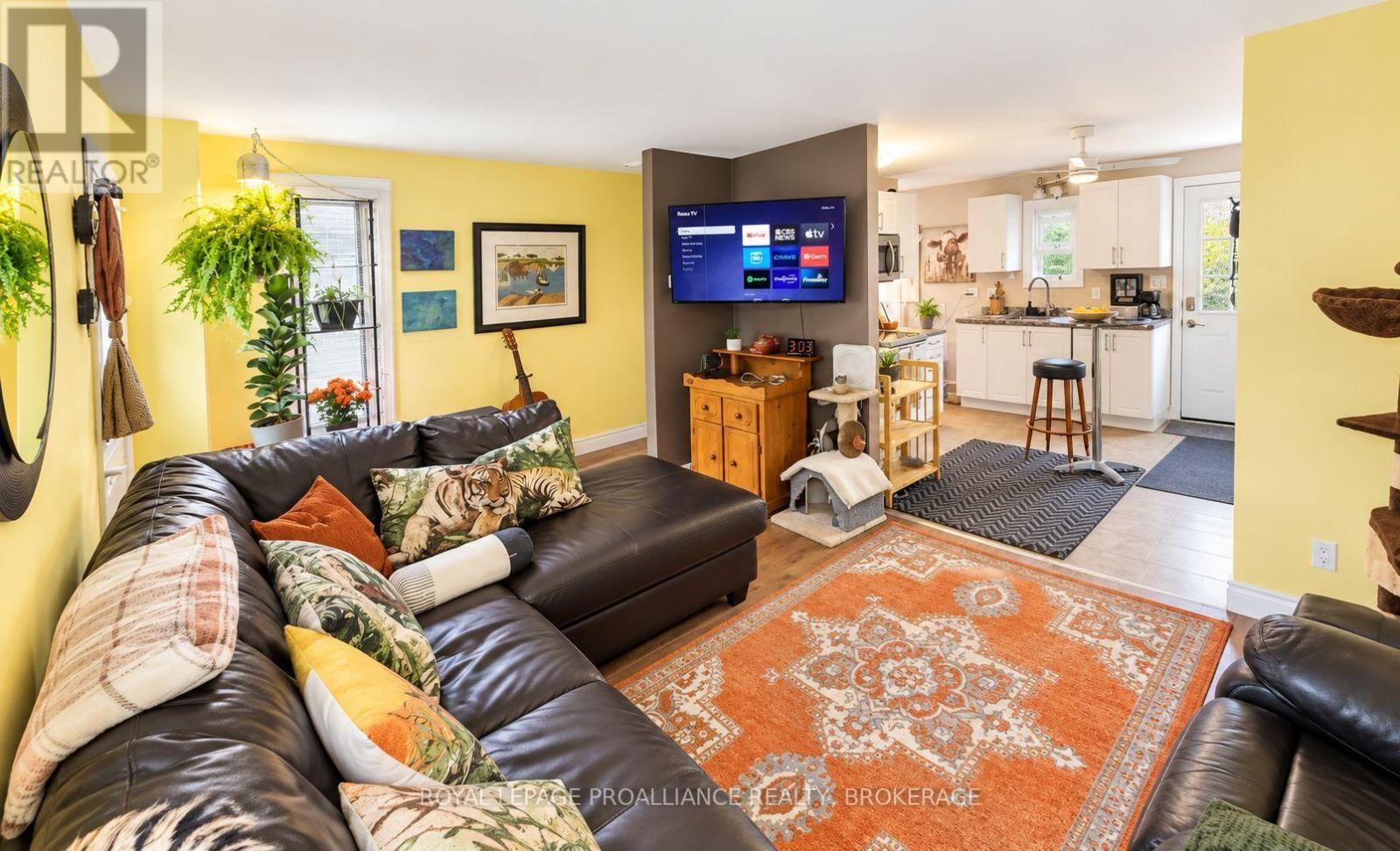165 Pearl Street W Property Photo 7