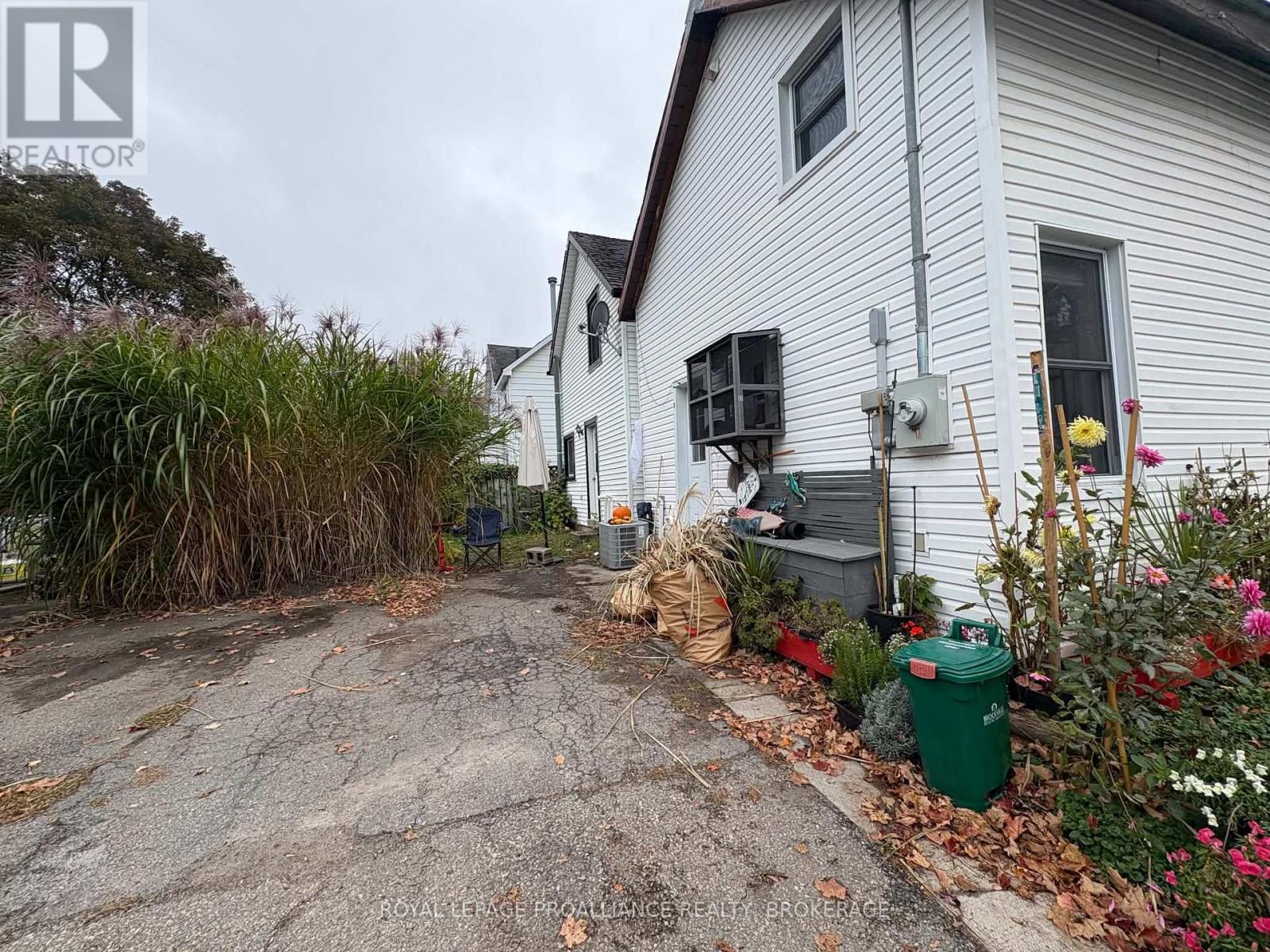165 Pearl Street W Property Photo 18