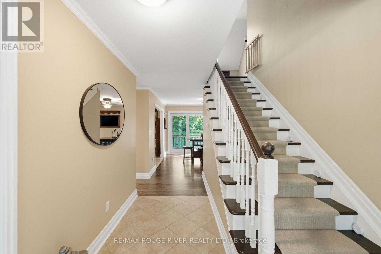 2774 Les Davey Road Property Photo 7