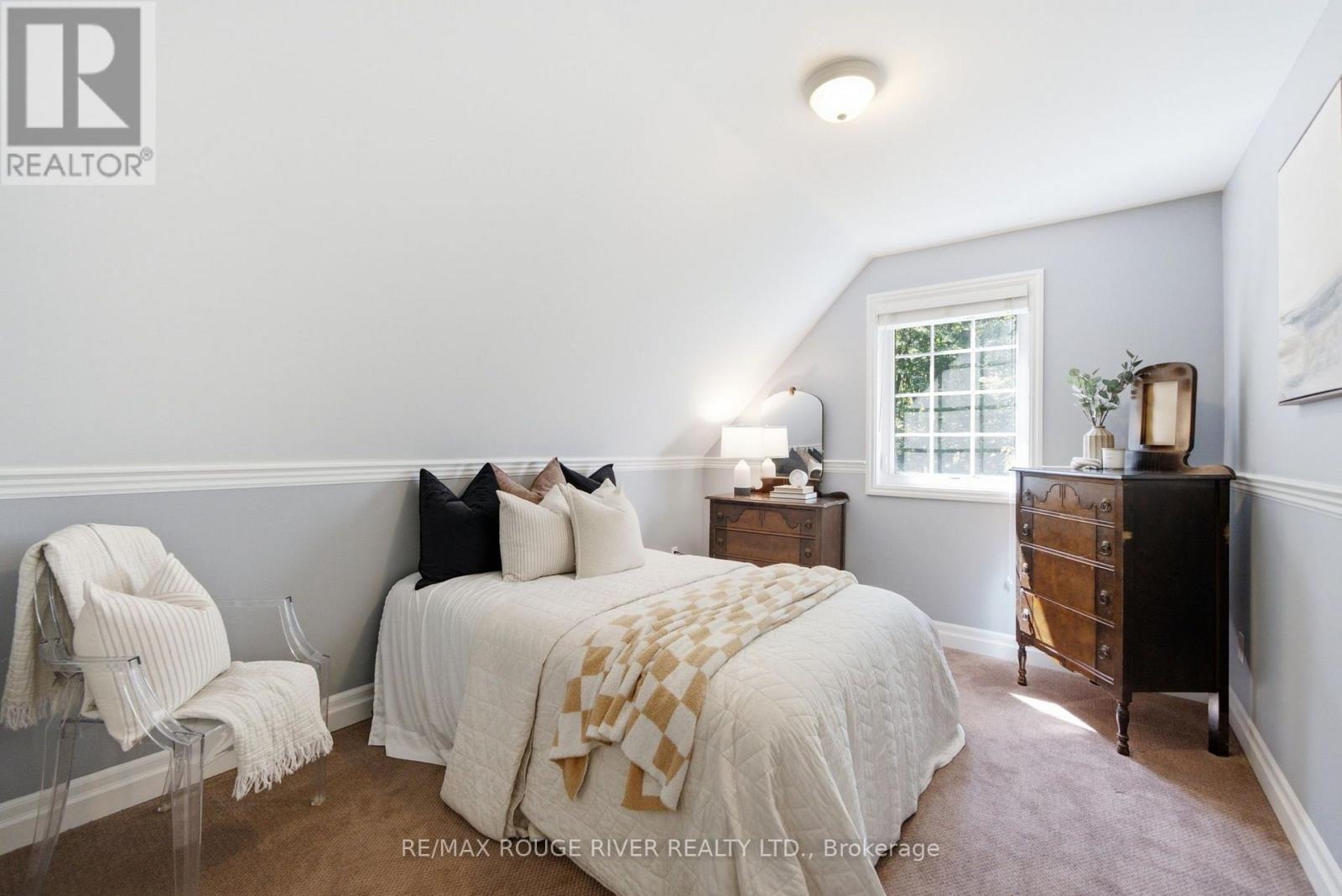 2774 Les Davey Road Property Photo 24