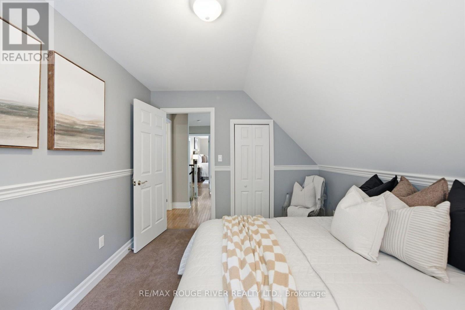 2774 Les Davey Road Property Photo 25
