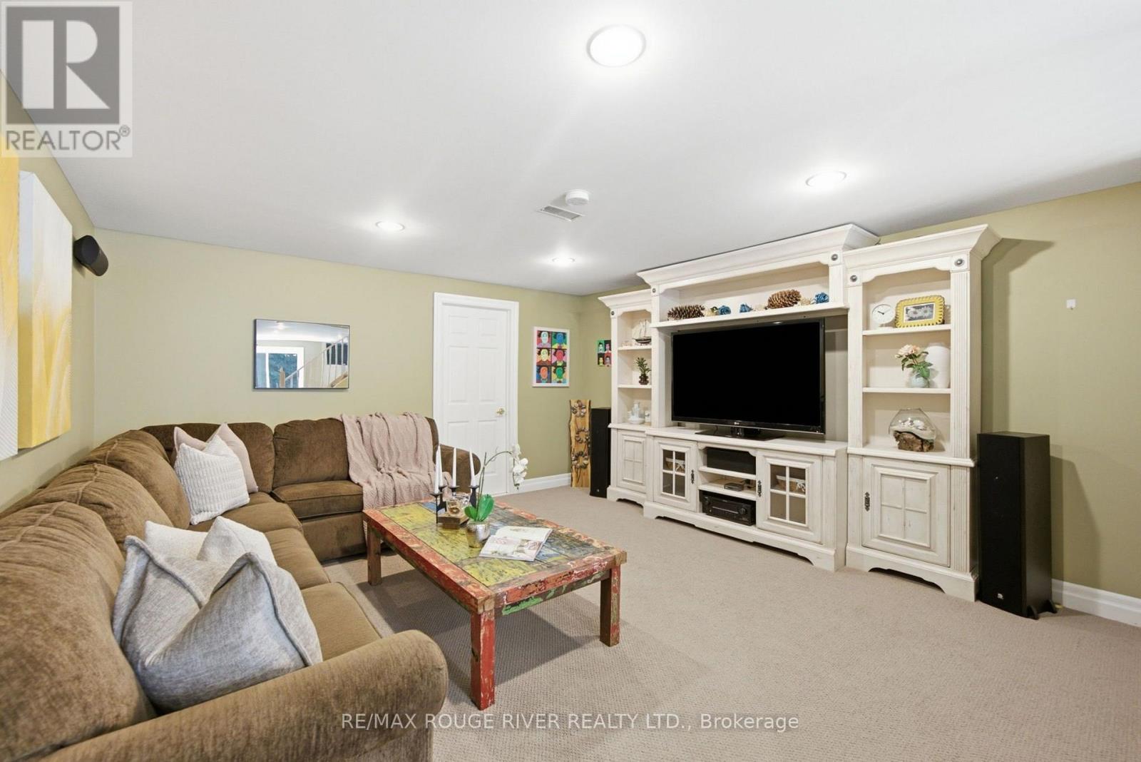 2774 Les Davey Road Property Photo 28