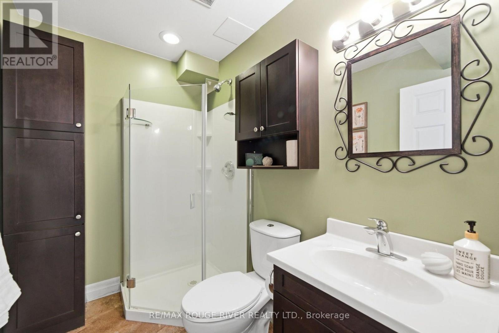 2774 Les Davey Road Property Photo 34