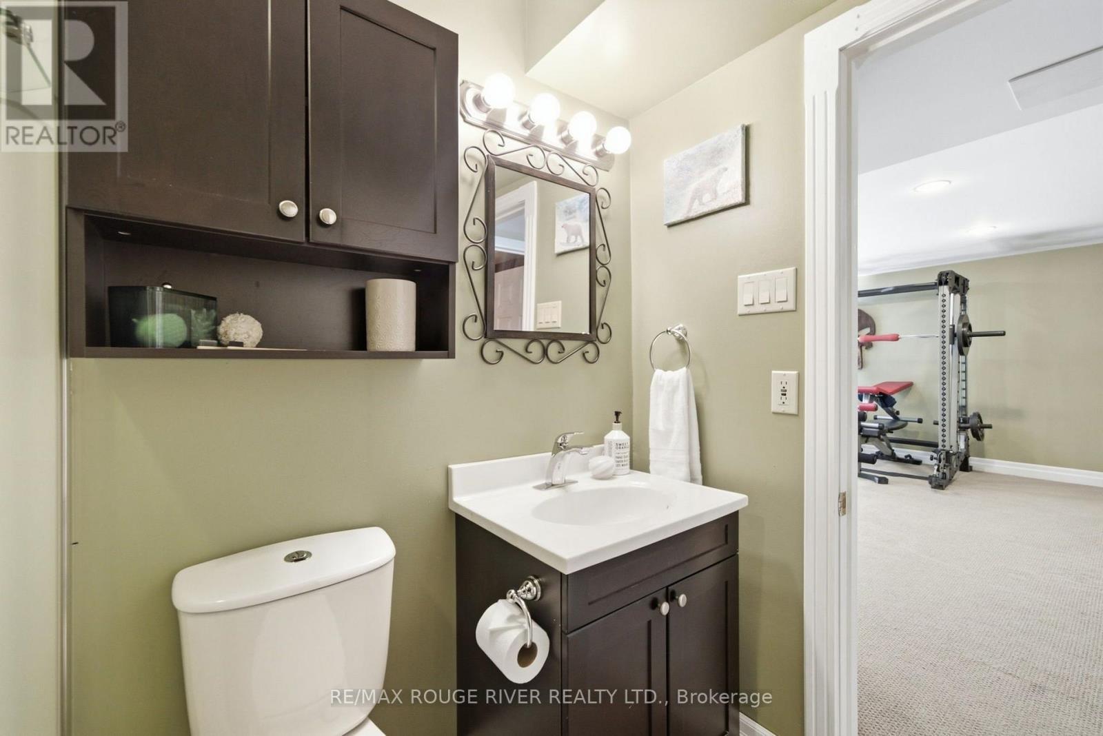 2774 Les Davey Road Property Photo 35