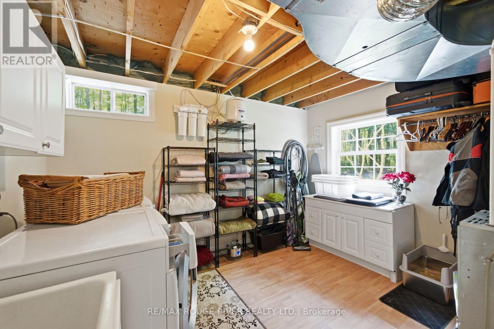 2774 Les Davey Road Property Photo 37