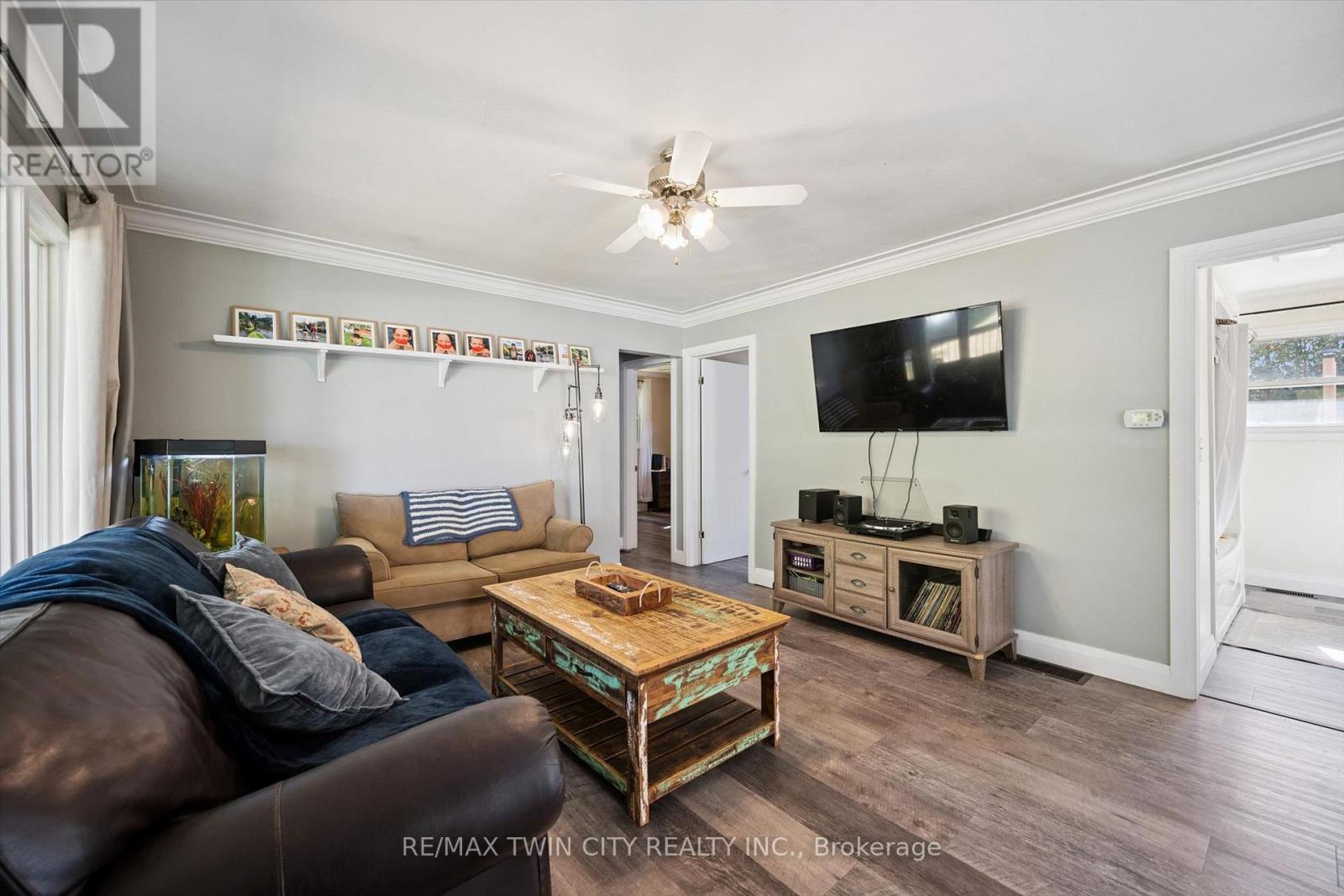 15 Emma Street Property Photo 5