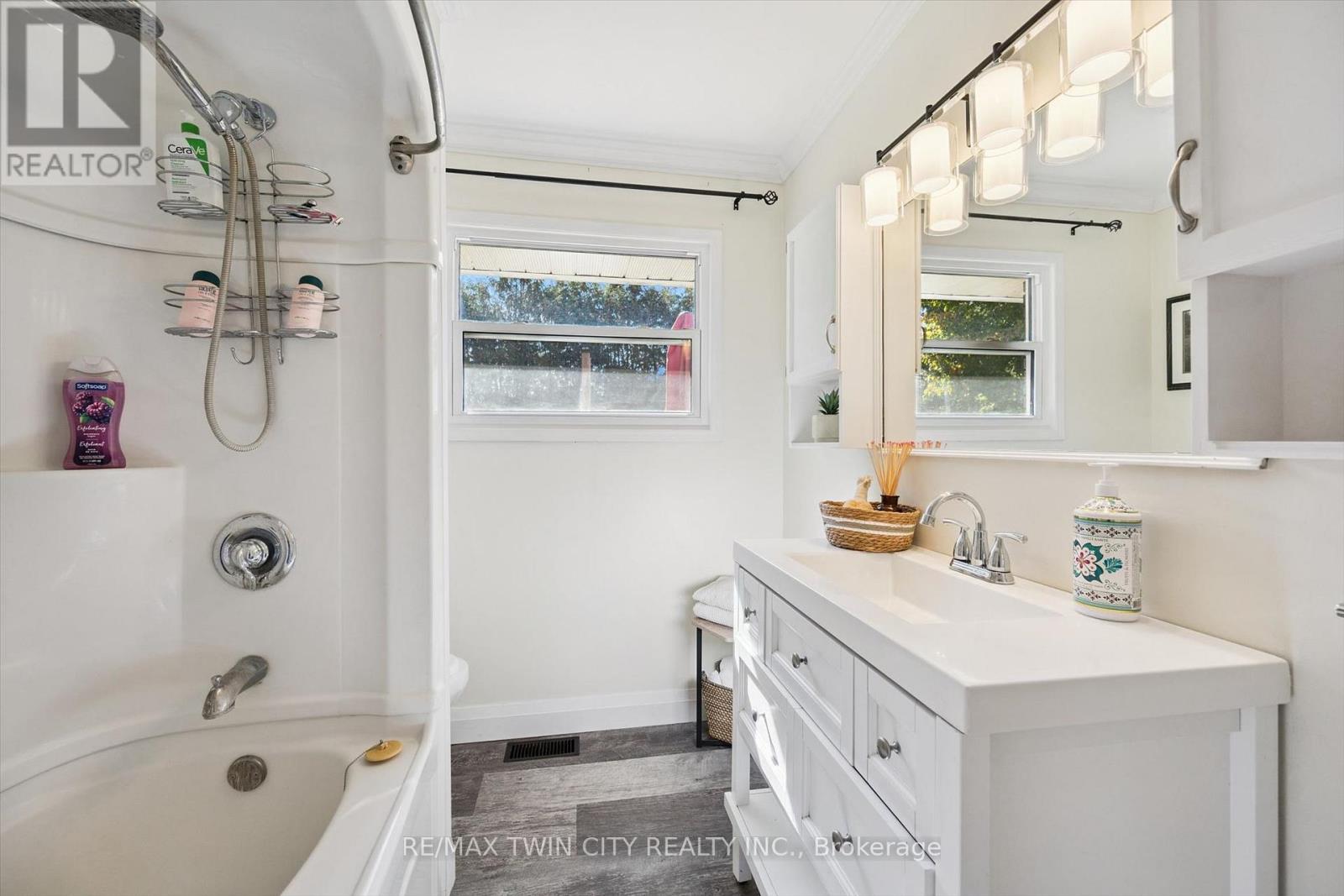 15 Emma Street Property Photo 14
