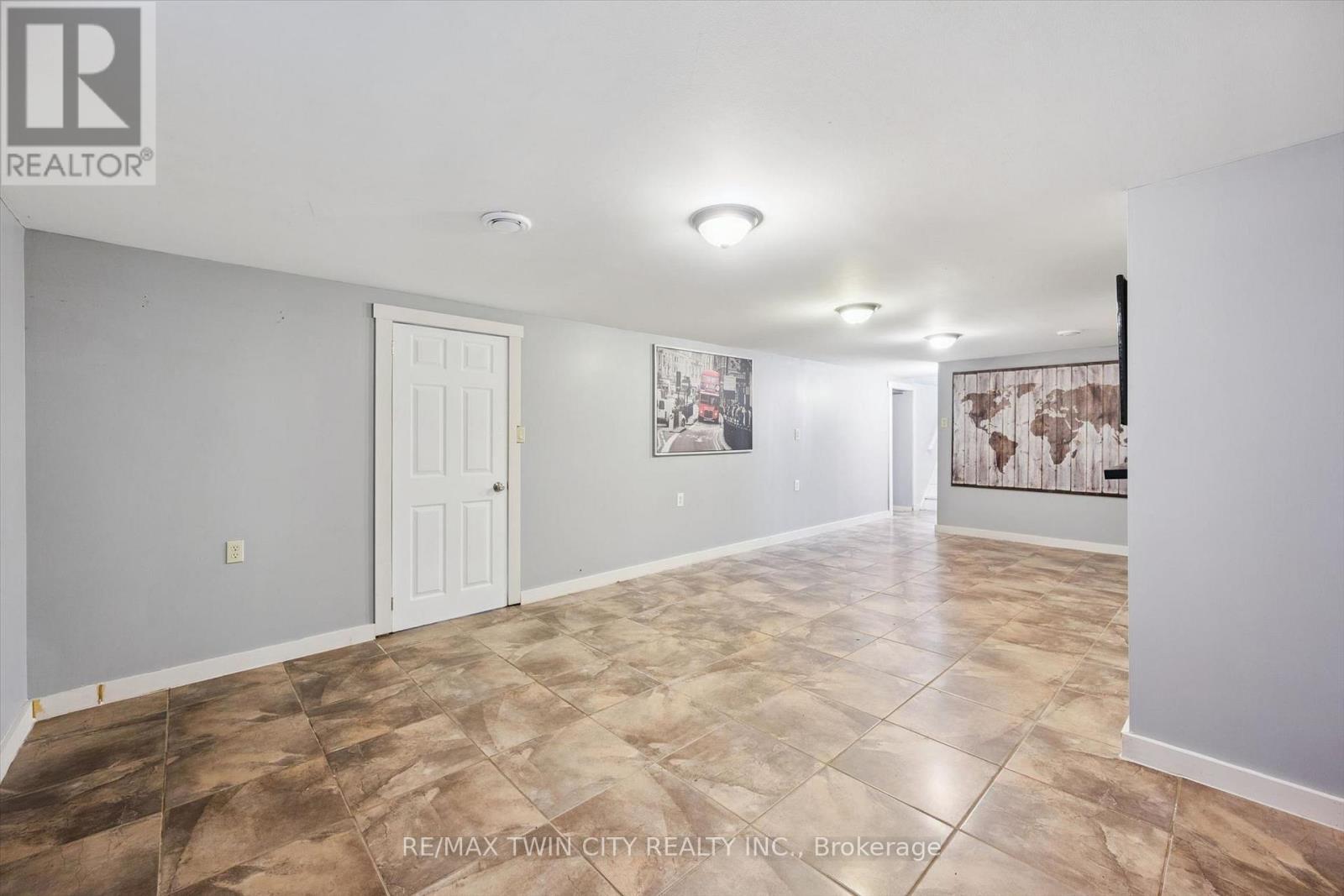 15 Emma Street Property Photo 18