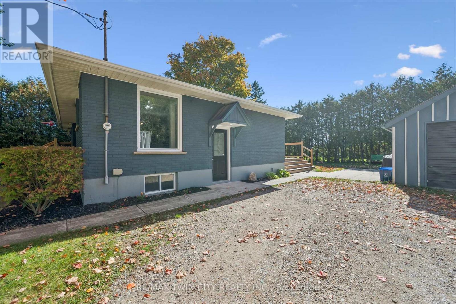 15 Emma Street Property Photo 22
