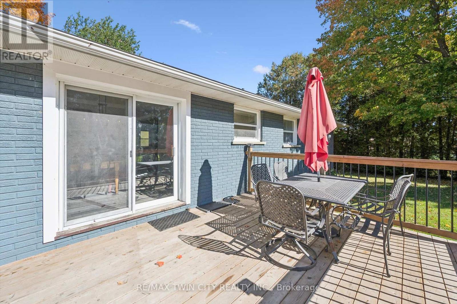 15 Emma Street Property Photo 30