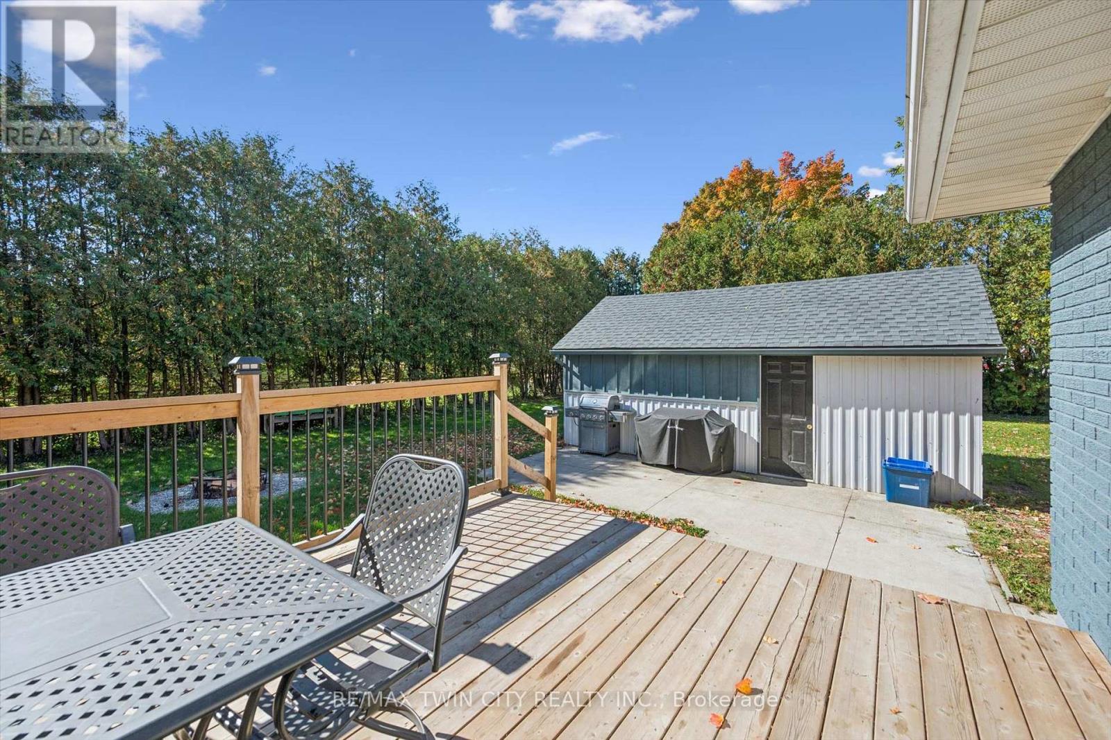 15 Emma Street Property Photo 31