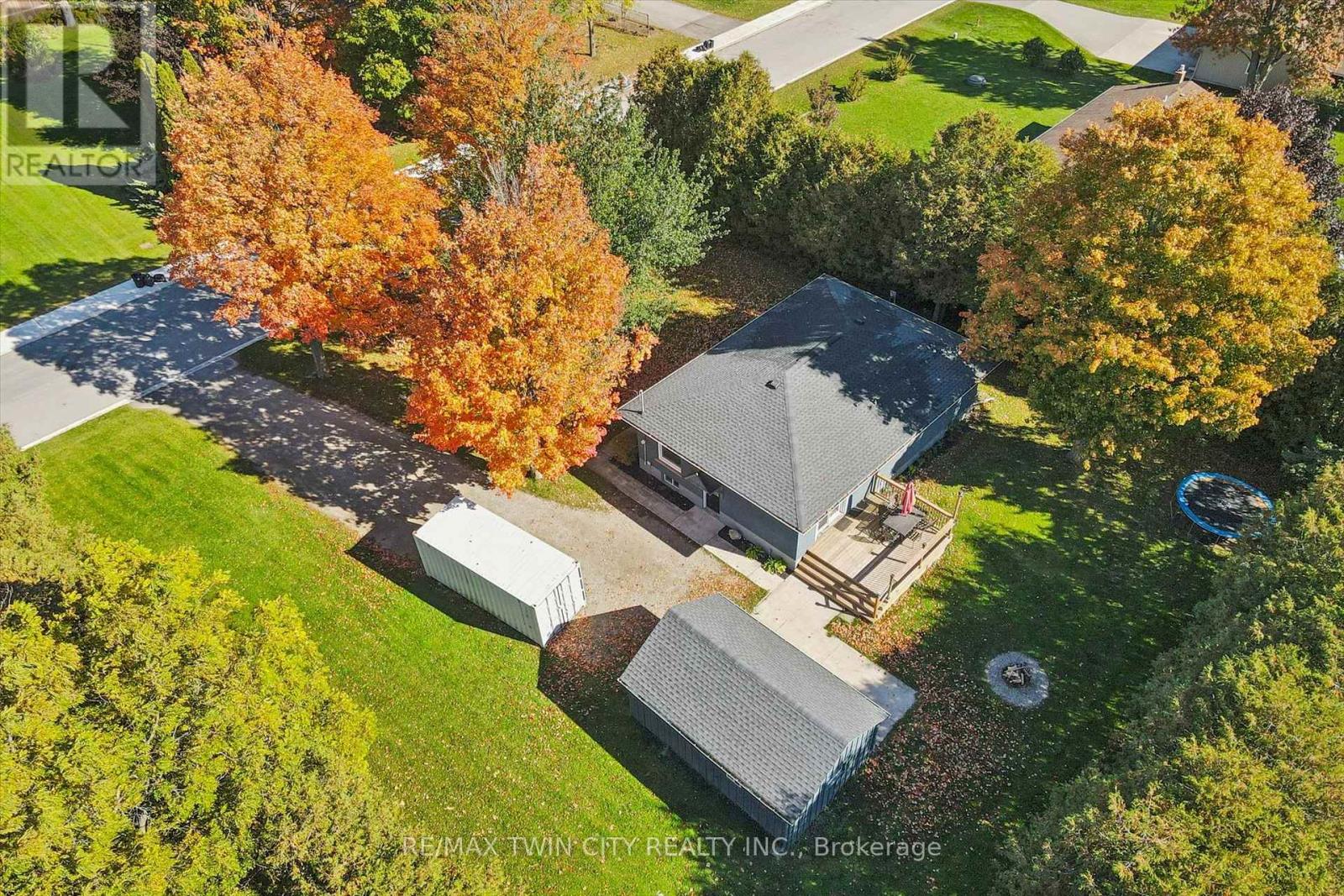 15 Emma Street Property Photo 34