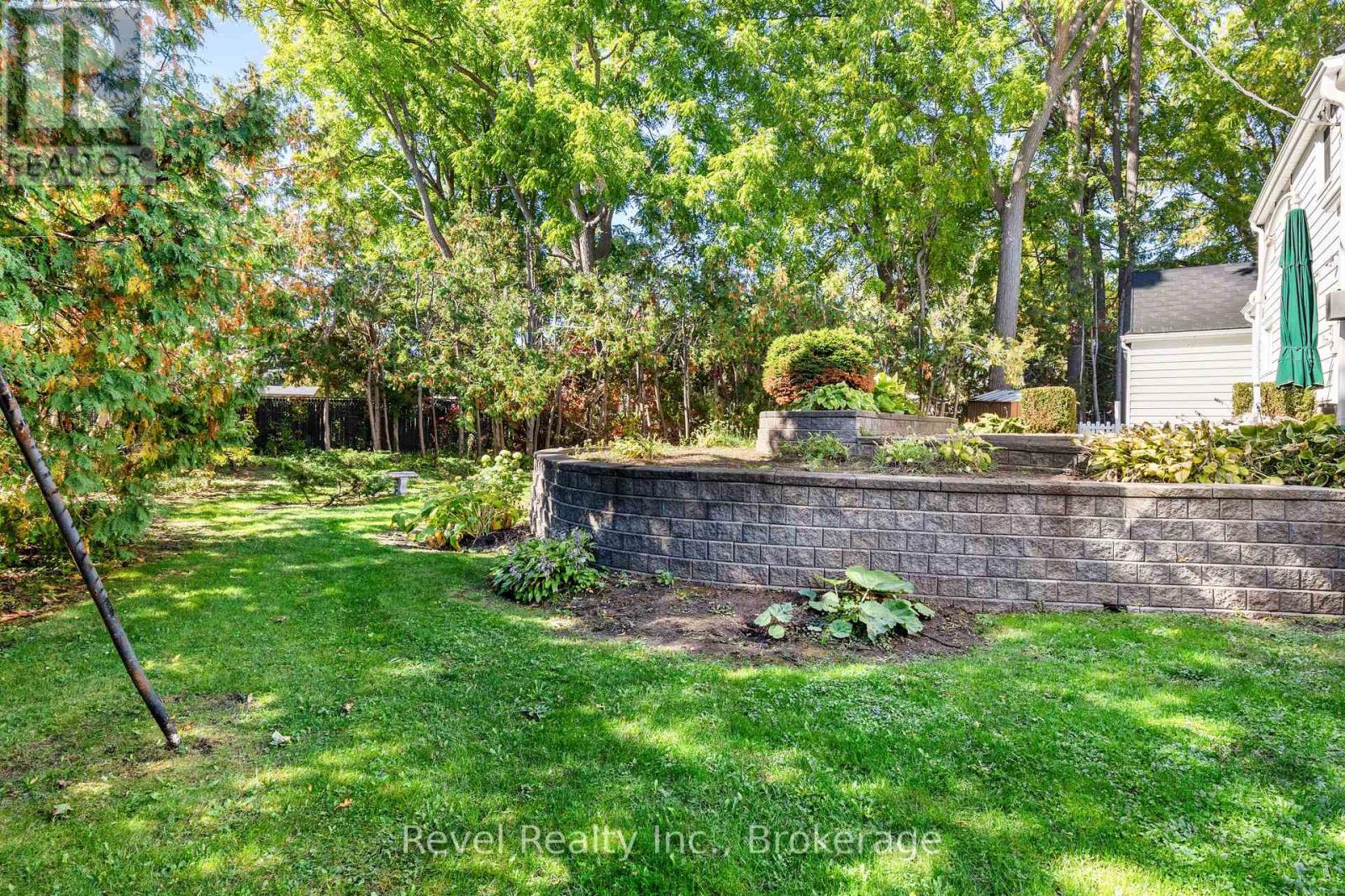 13 Sylvan Crescent Property Photo 38