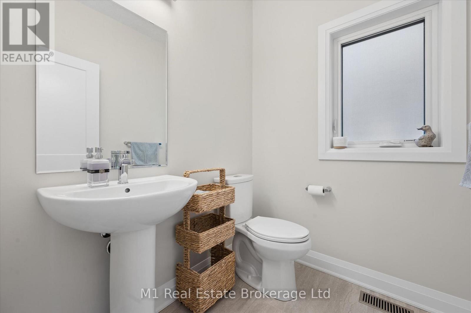 545 Bridgemill Crescent Property Photo 17