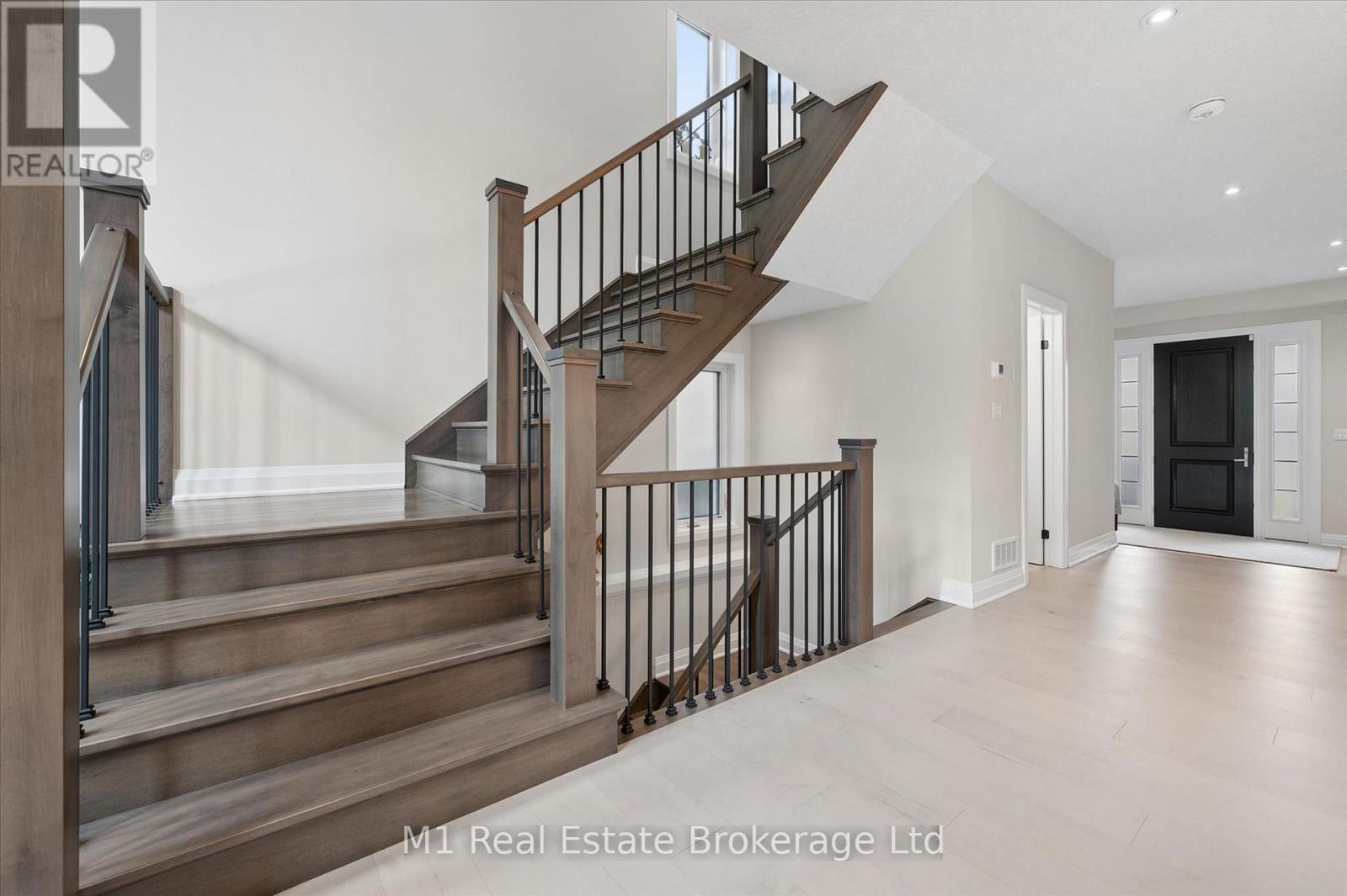 545 Bridgemill Crescent Property Photo 19