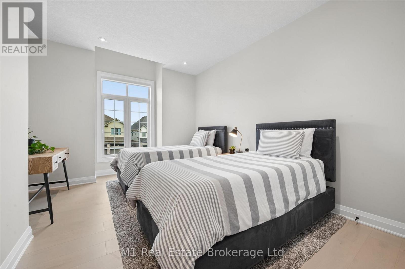 545 Bridgemill Crescent Property Photo 25