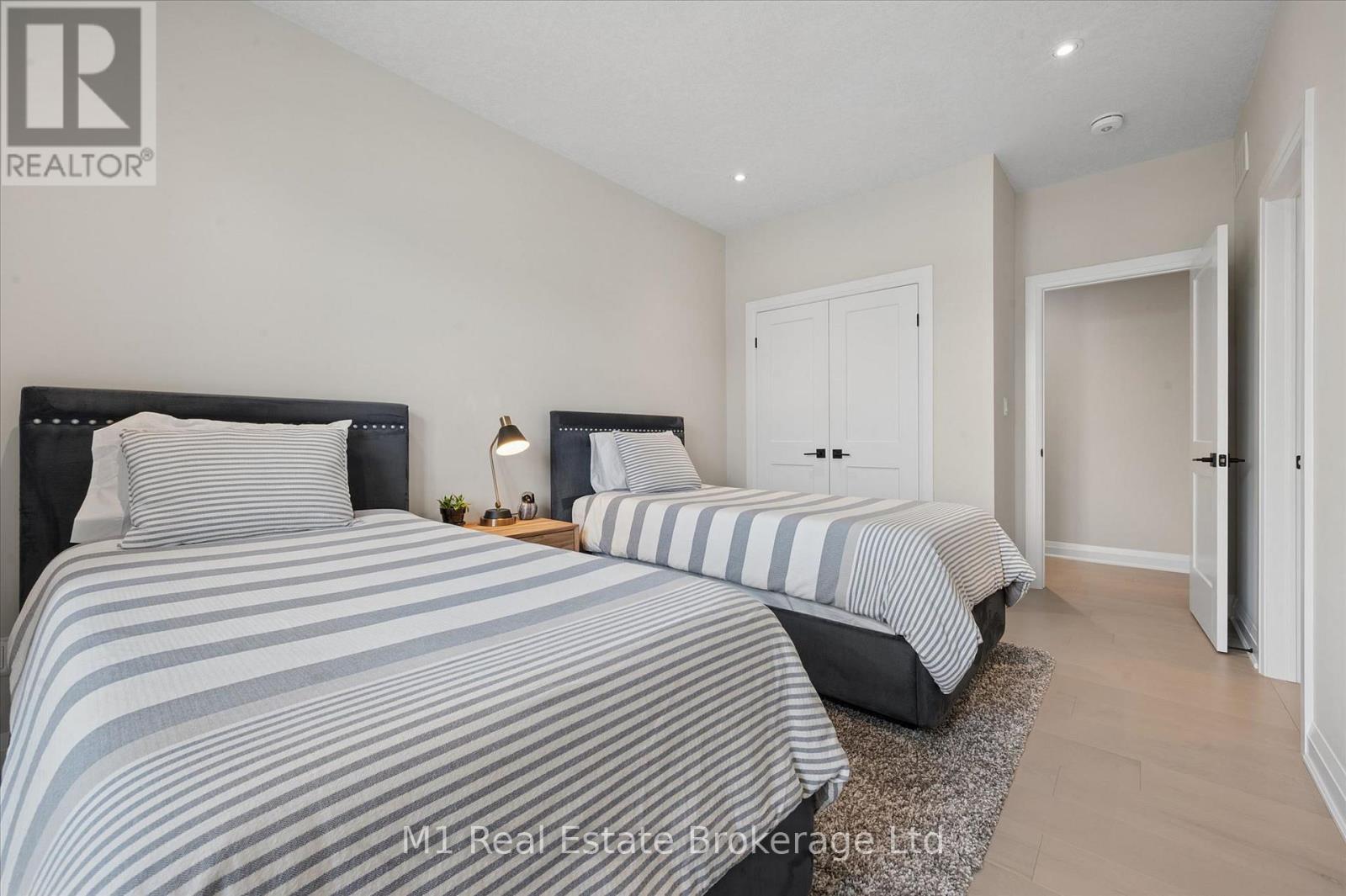 545 Bridgemill Crescent Property Photo 26