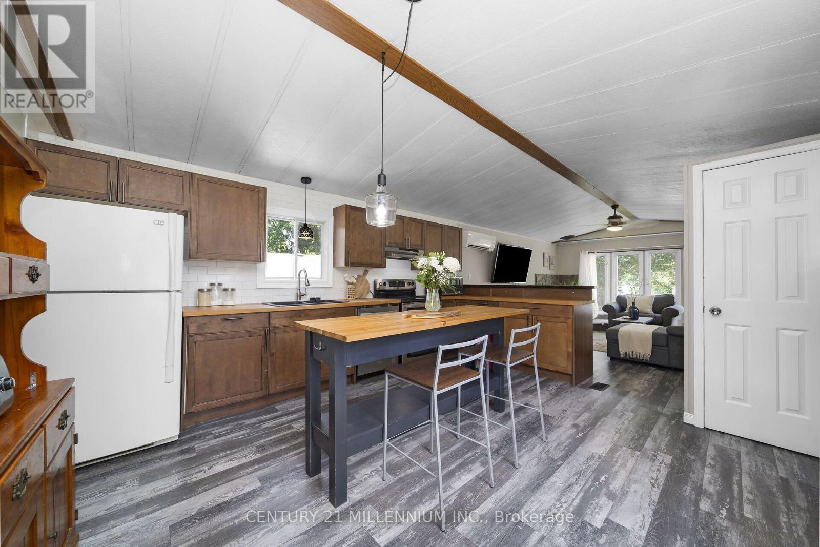 10 Park Boulevard Property Photo 10