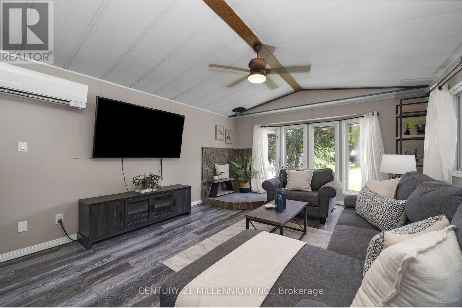 10 Park Boulevard Property Photo 14