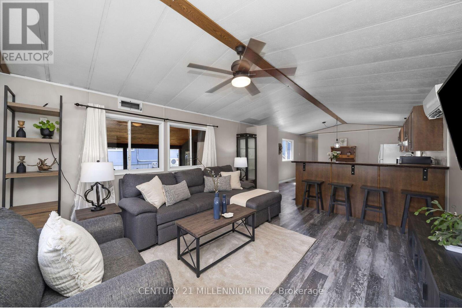 10 Park Boulevard Property Photo 16