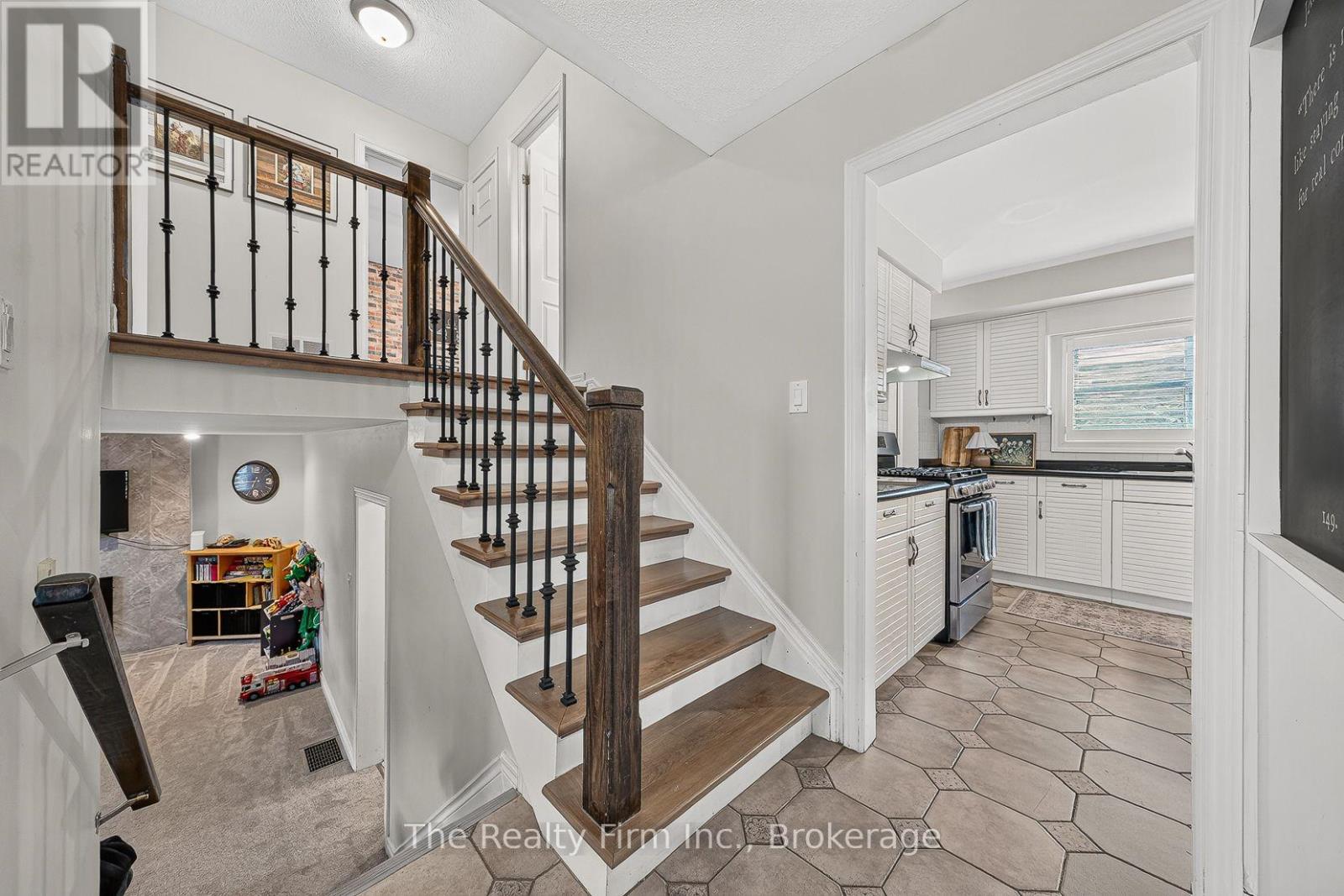 2 Greenwood Road Property Photo 22