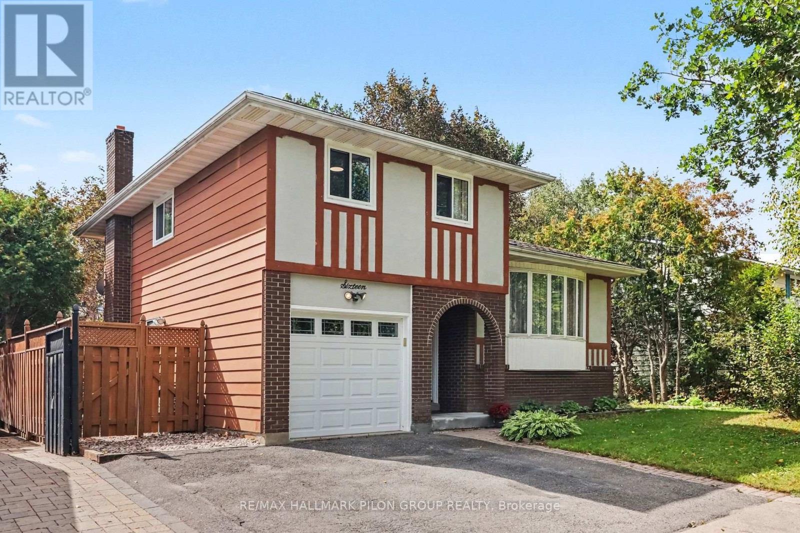 16 Eastpark Drive Property Photo 2