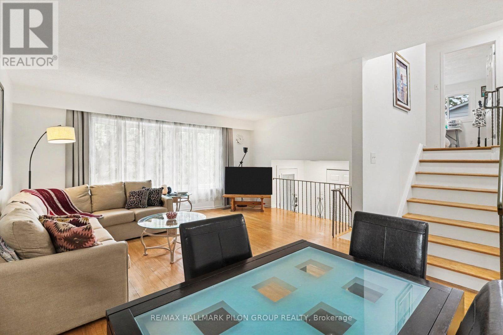 16 Eastpark Drive Property Photo 8