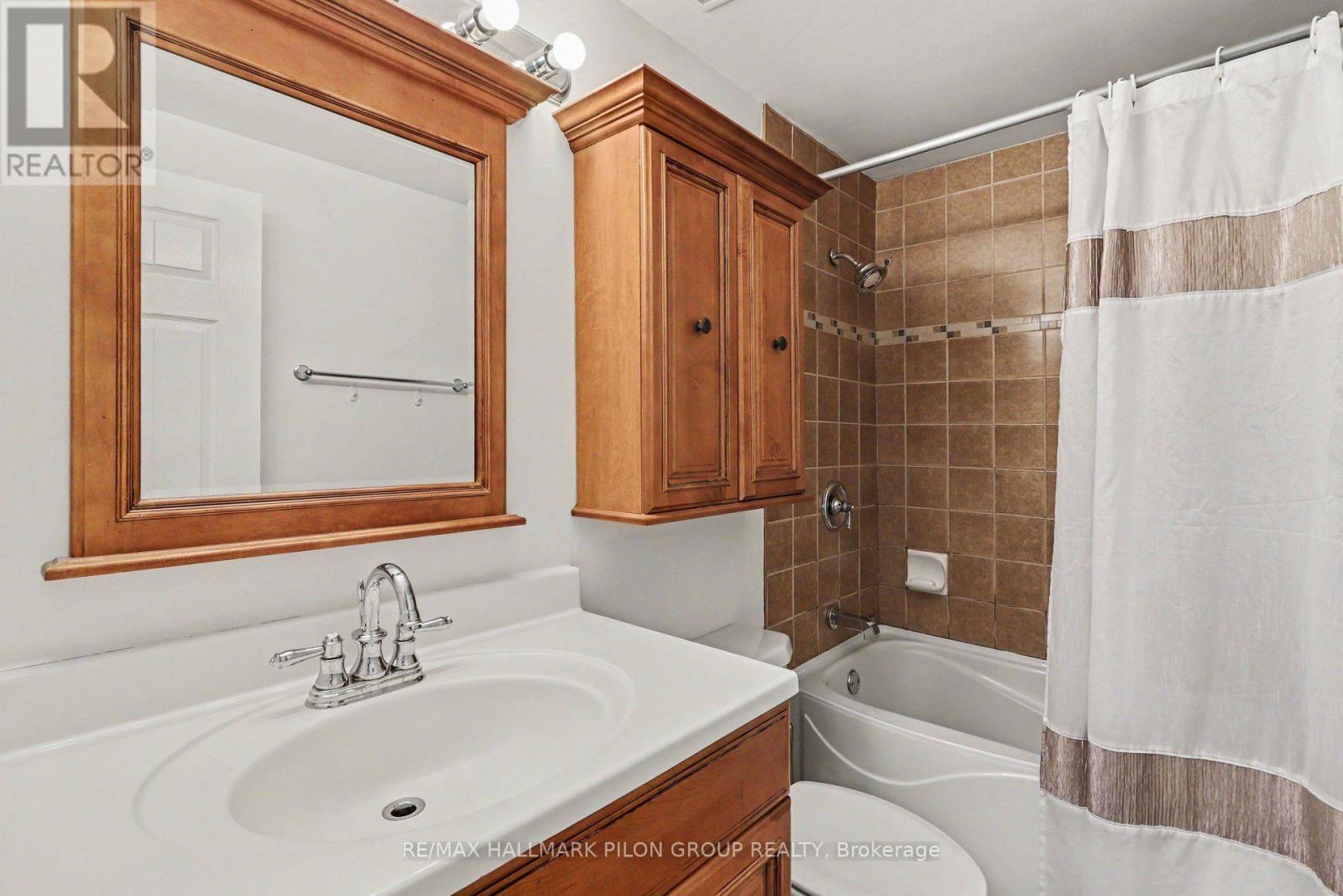 16 Eastpark Drive Property Photo 17
